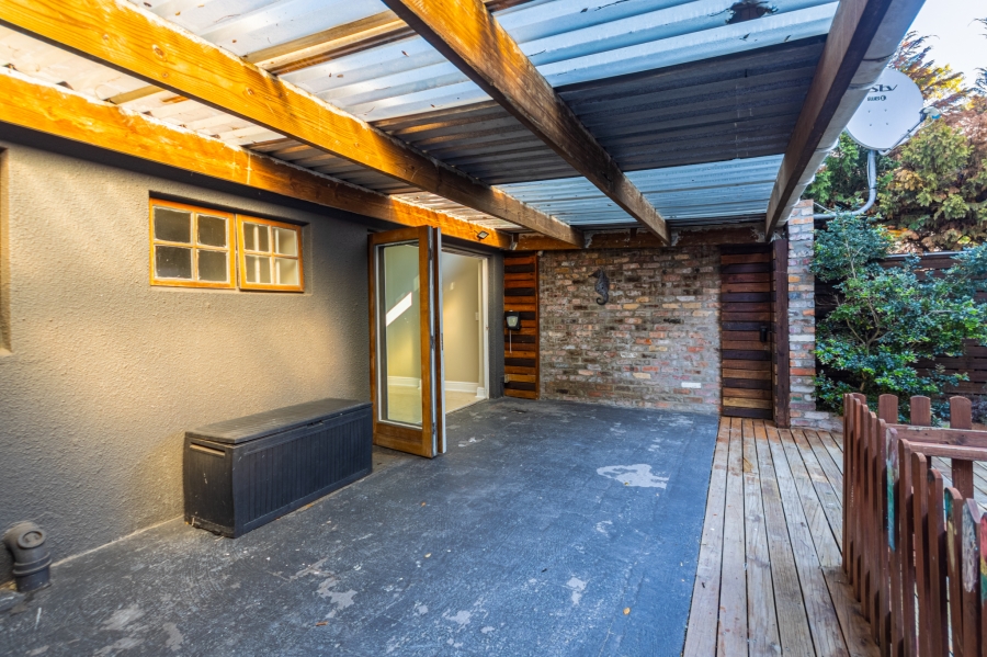 2 Bedroom Property for Sale in Claremont Western Cape